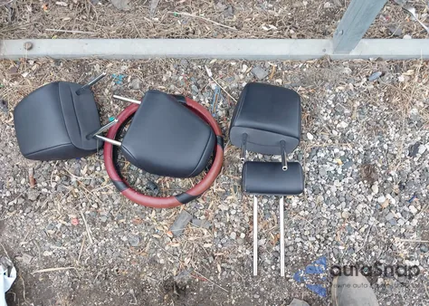 2022 Toyota Highlander Xle z USA, uszkodzony, nr VIN 5TDGZRBH3NS189372